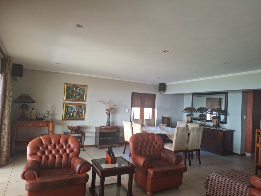 6 Bedroom Property for Sale in Da Nova Western Cape